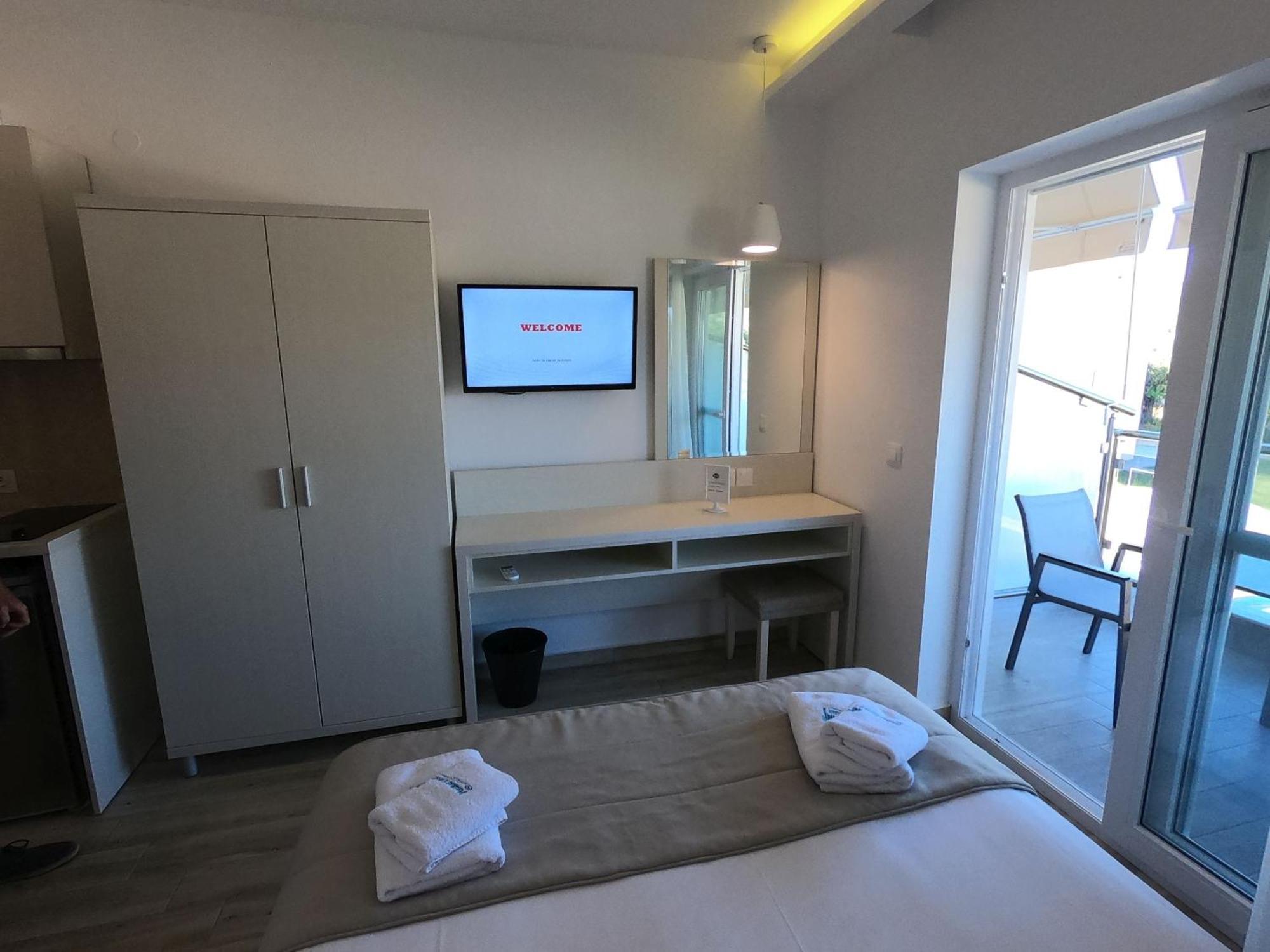 Finikas Garden Beach Resort Nikiti Exterior foto