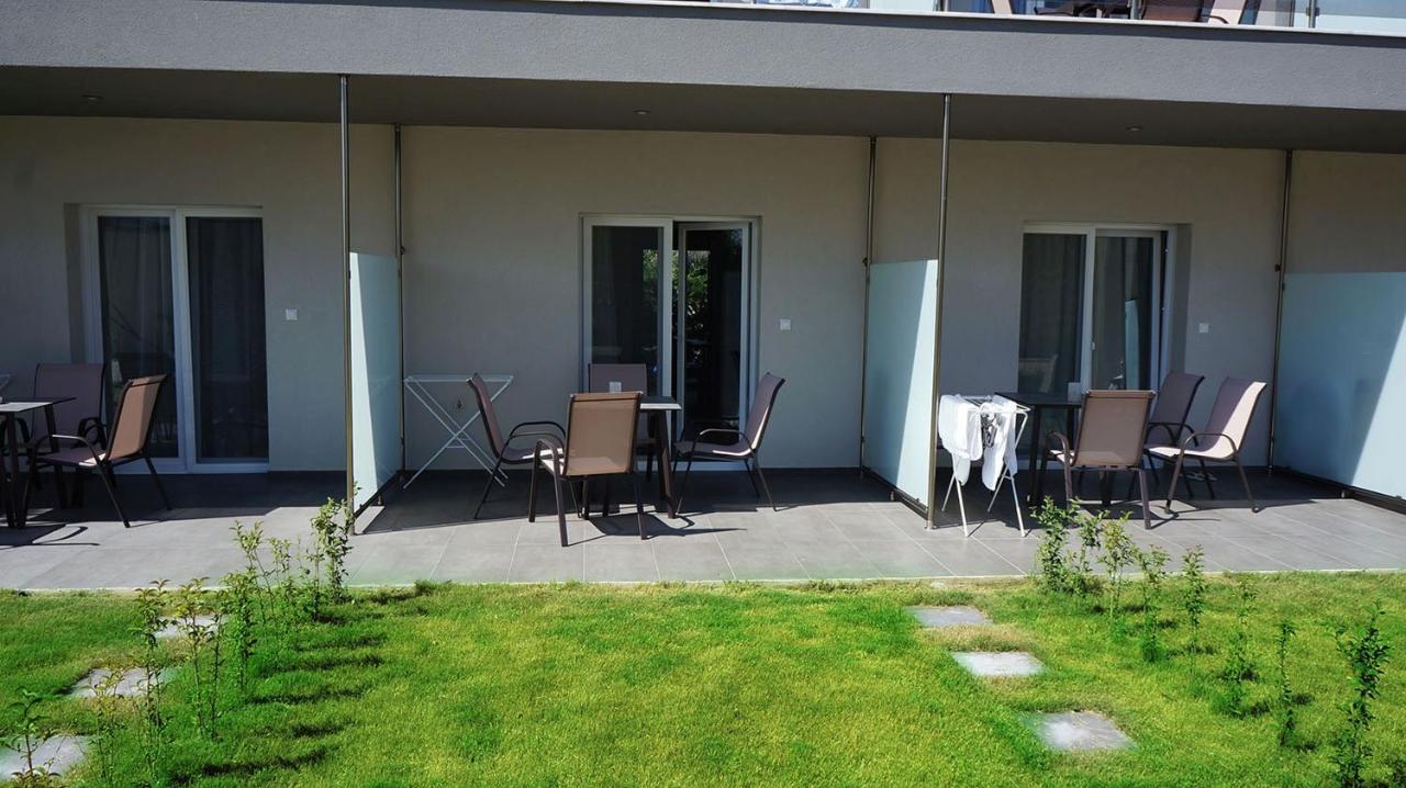 Finikas Garden Beach Resort Nikiti Exterior foto